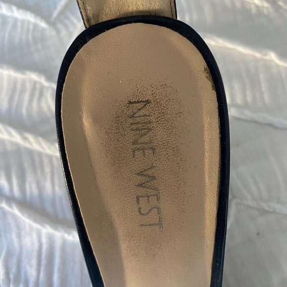 Nine West Wedges with Chrome & Black/White Woven Heel - Picture 3 of 4